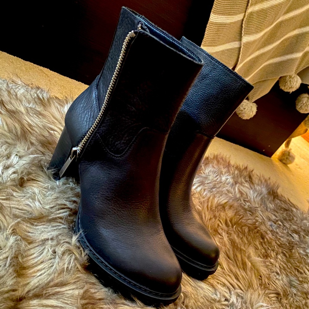 NEVER WORN Leather Bajax Platform Bootie